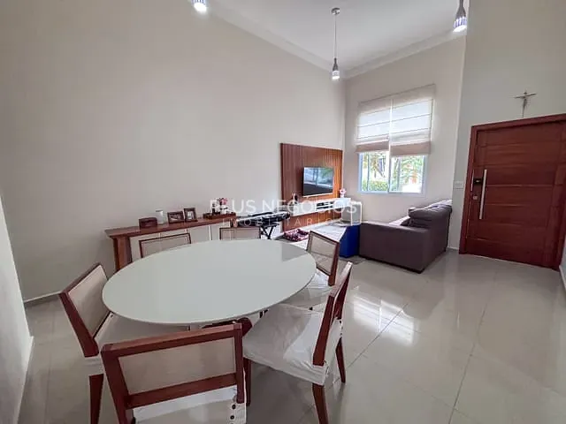 Casa com 250m² 3 quartos e 4 banheiros, à venda, no bairro Chácaras Reunidas São Jorge em Sorocaba