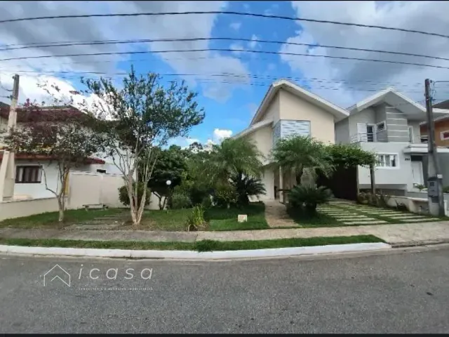 Casa com 300m² 3 quartos e 4 banheiros, à venda, no bairro Urbanova em São José dos Campos