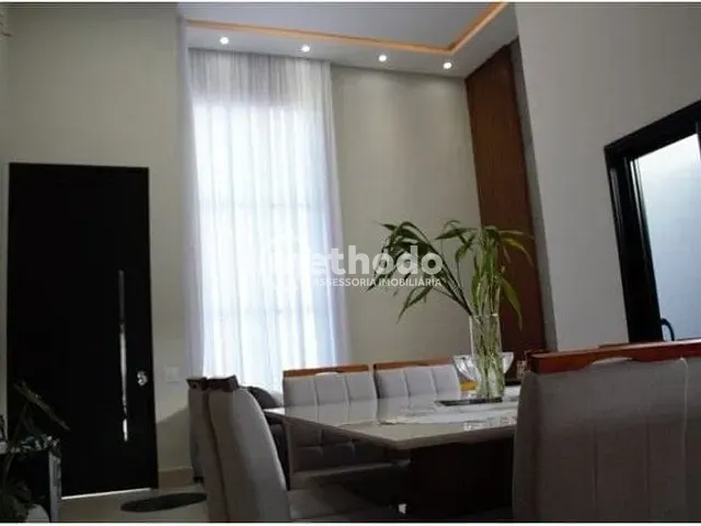 Casa com 300m² 3 quartos e 4 banheiros, à venda, no bairro Roncáglia em Valinhos