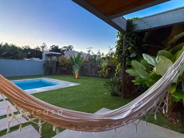Casa com 1200m² 5 quartos e 7 banheiros, à venda, no bairro Condomínio Chácara Serimbura em São José dos Campos