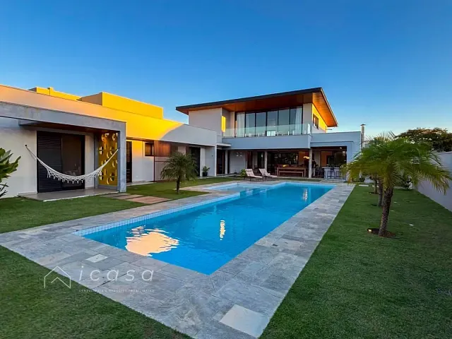 Casa com 1200m² 5 quartos e 7 banheiros, à venda, no bairro Condomínio Chácara Serimbura em São José dos Campos