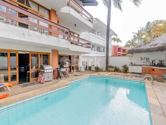 Casa com 390m² 3 quartos e 3 banheiros, à venda, no bairro Alphaville em Santana de Parnaíba