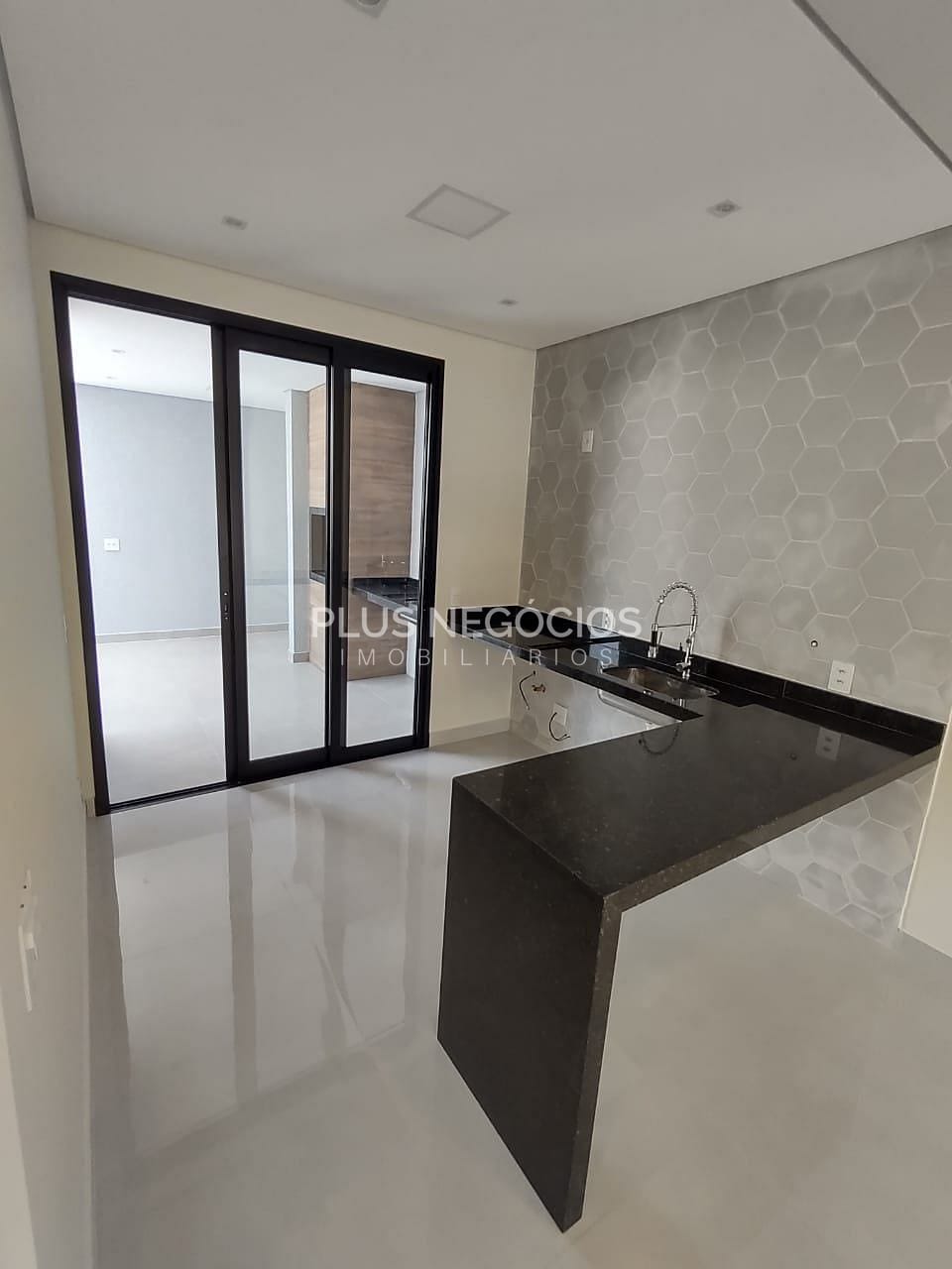 Casa à venda com 3 quartos, 113m² - Foto 7