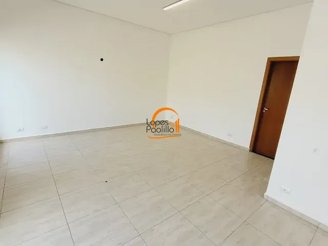 Casa com 221m², para alugar, no bairro Vila Rica em Atibaia