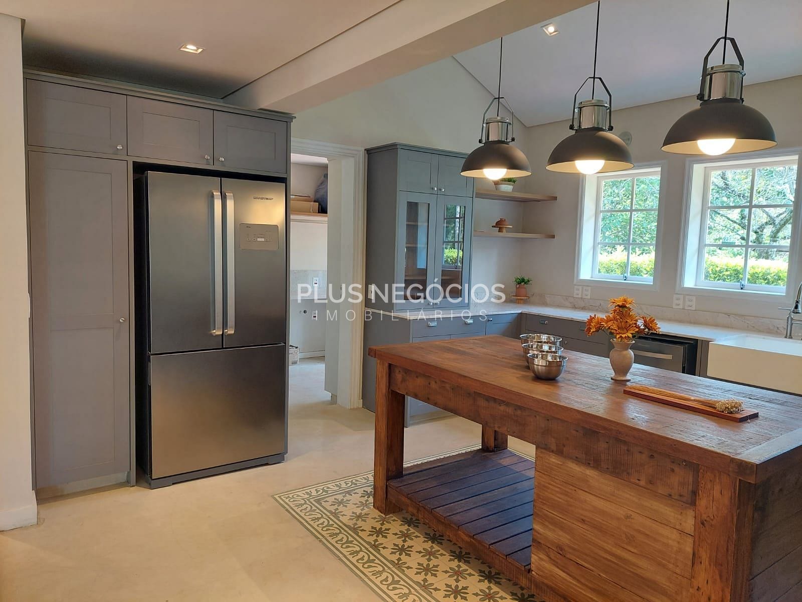 Casa à venda com 5 quartos, 450m² - Foto 2