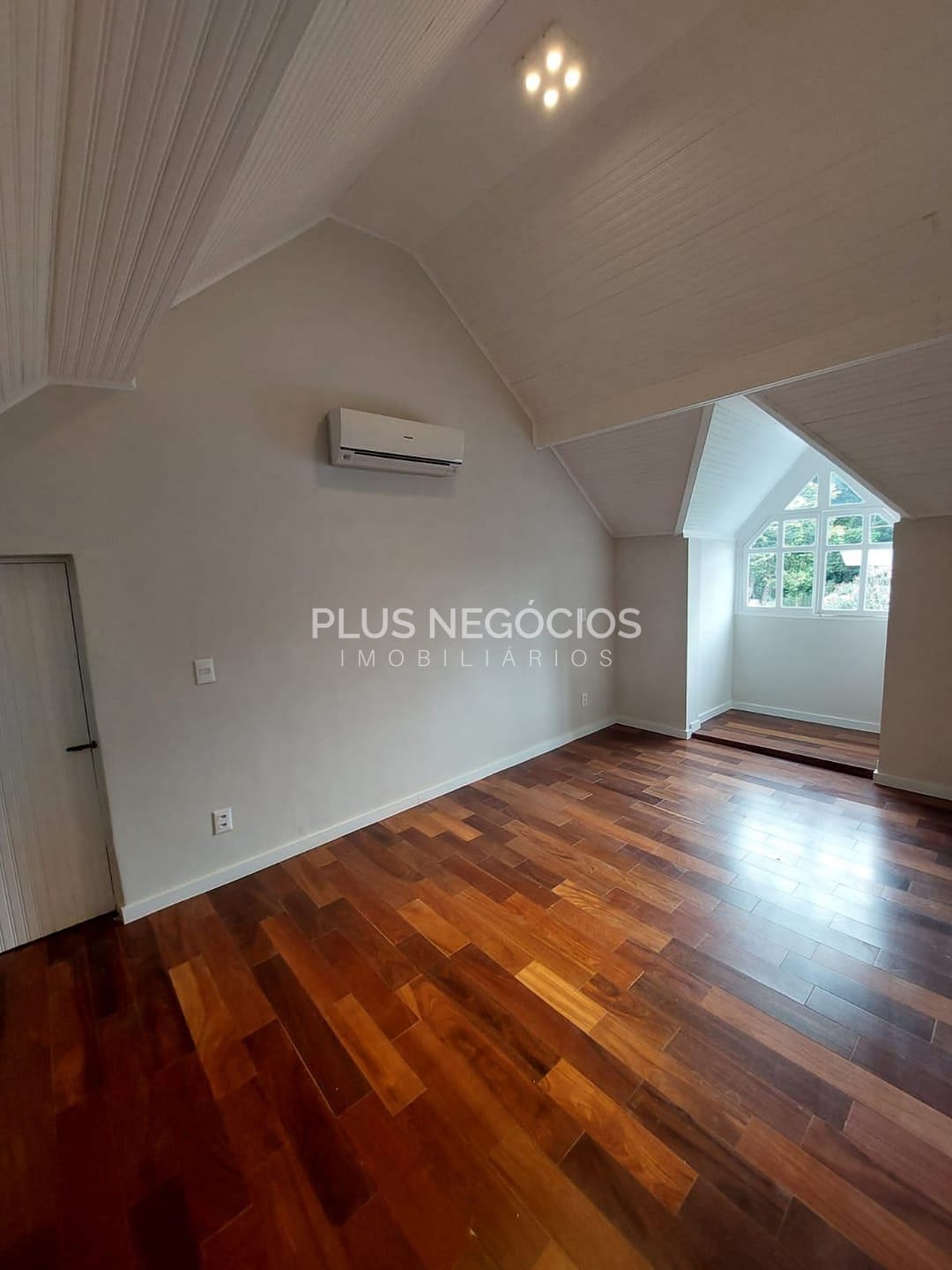 Casa à venda com 5 quartos, 450m² - Foto 17