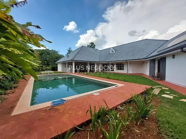 Casa com 1690m² 5 quartos e 5 banheiros, à venda, no bairro lago azul em Araçoiaba da Serra