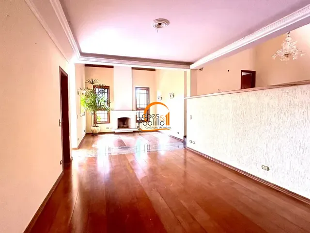 Casa com 1035m² 7 quartos e 5 banheiros, à venda, no bairro Condomínio Flamboyant-B em Atibaia