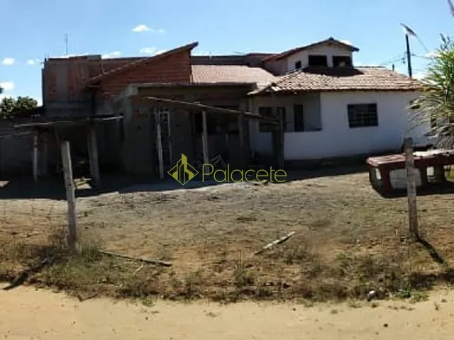 Casa 3 quartos e 2 banheiros, à venda, no bairro Laerte Assunção em Pindamonhangaba