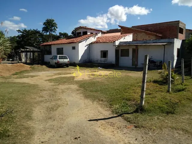 Casa 3 quartos e 2 banheiros, à venda, no bairro Laerte Assunção em Pindamonhangaba