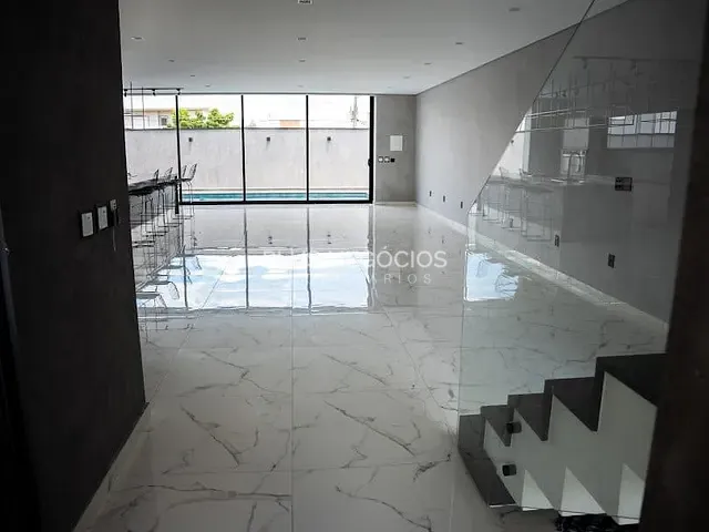 Casa com 300m² 4 quartos e 5 banheiros, à venda, no bairro Além Ponte em Sorocaba