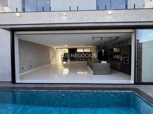 Casa com 300m² 4 quartos e 5 banheiros, à venda, no bairro Além Ponte em Sorocaba