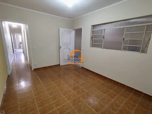 Casa com 150m² 2 quartos e 2 banheiros, à venda, no bairro Jardim Alvinópolis em Atibaia
