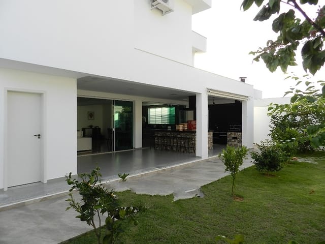 Casa à venda, no bairro Mombaça em Pindamonhangaba