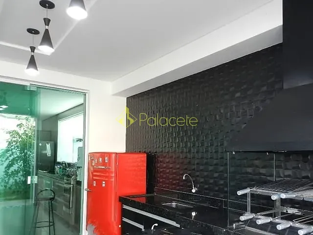 Casa à venda, no bairro Mombaça em Pindamonhangaba