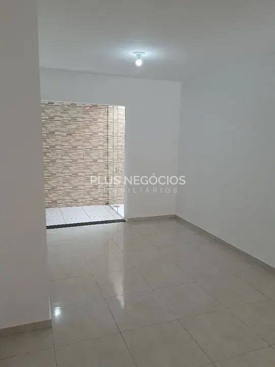 Casa à venda com 2 quartos, 97m² - Foto 2