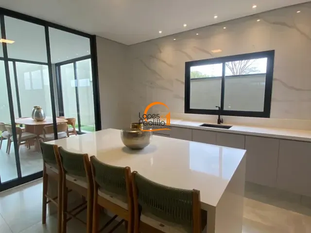 Casa com 380m² 3 quartos e 5 banheiros, para alugar, no bairro Cachoeira em Atibaia