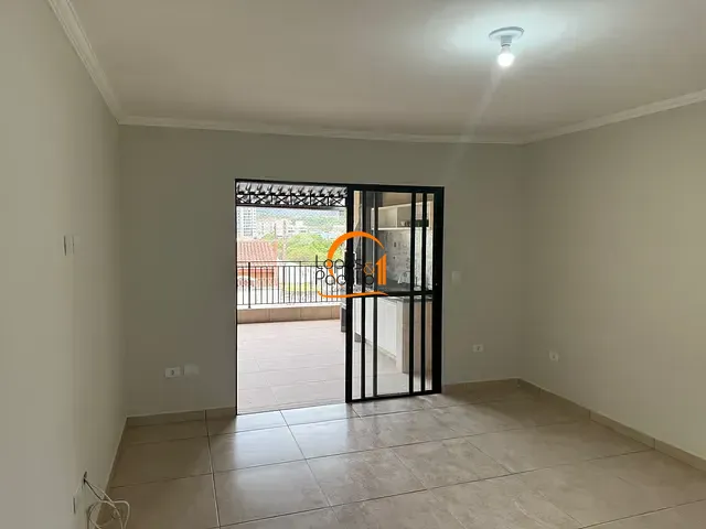 Casa com 180m² 3 quartos e 2 banheiros, para alugar, no bairro Atibaia Jardim em Atibaia