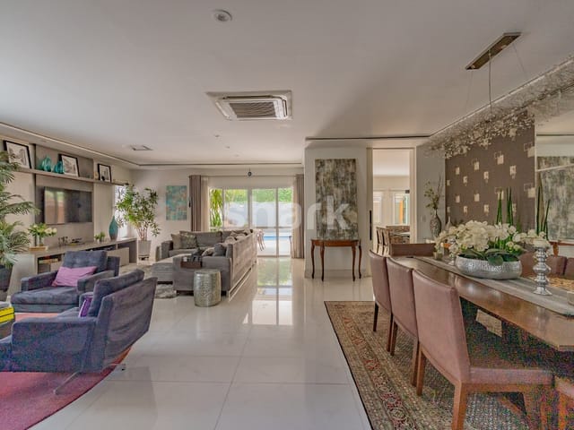 Casa com 540m² 4 quartos e 6 banheiros, à venda, no bairro Alphaville em Santana de Parnaíba