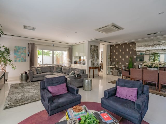 Casa com 540m² 4 quartos e 6 banheiros, à venda, no bairro Alphaville em Santana de Parnaíba