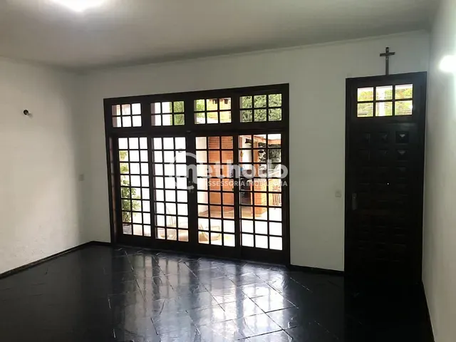 Casa com 300m² 3 quartos e 3 banheiros, à venda, no bairro Jardim Novo Horizonte em Valinhos