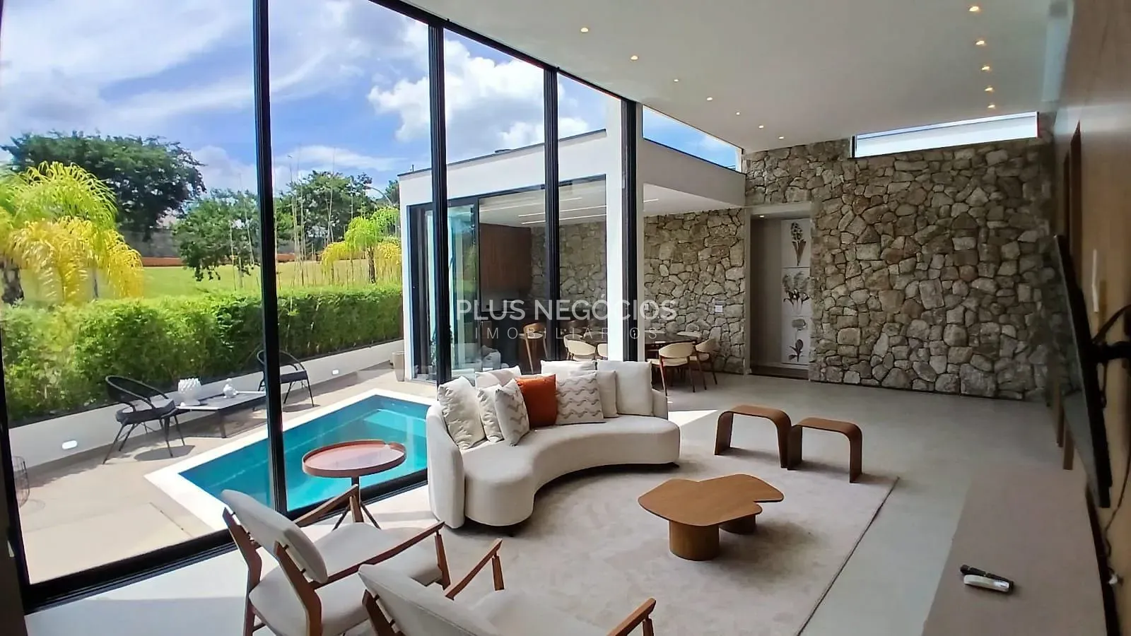 Casa, 3 quartos, 214 m² - Foto 2