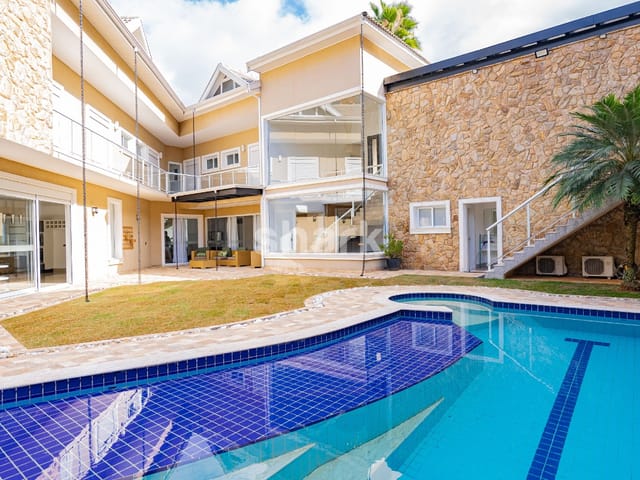 Casa com 797m² 5 quartos e 8 banheiros, à venda ou para alugar, no bairro Tamboré em Barueri