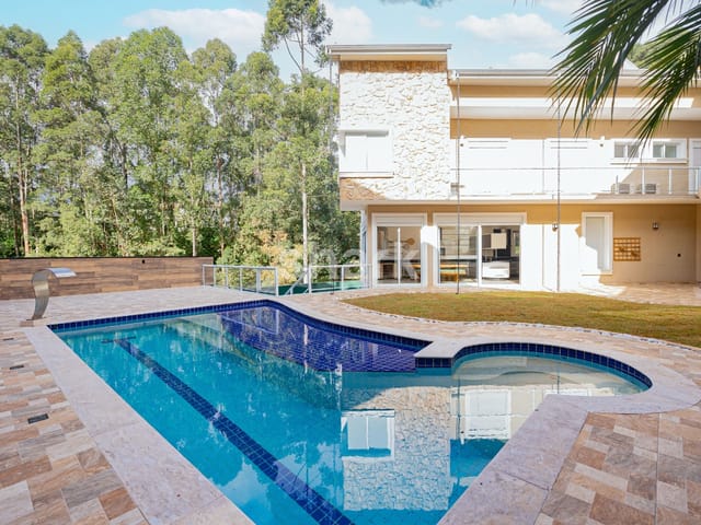 Casa com 797m² 5 quartos e 8 banheiros, à venda ou para alugar, no bairro Tamboré em Barueri