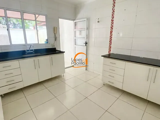 Casa com 90m² 3 quartos e 3 banheiros, para alugar, no bairro Estância Lynce em Atibaia