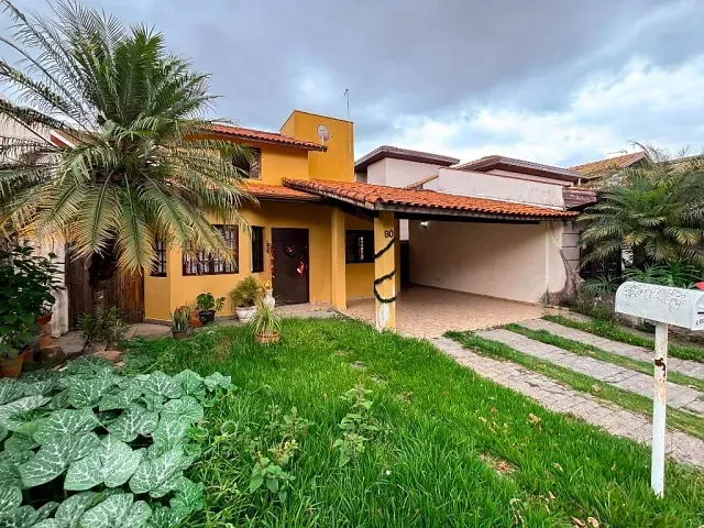 Casa com 350m² 4 quartos e 4 banheiros, à venda ou para alugar, no bairro Condomínio Portal da Mata em Caçapava