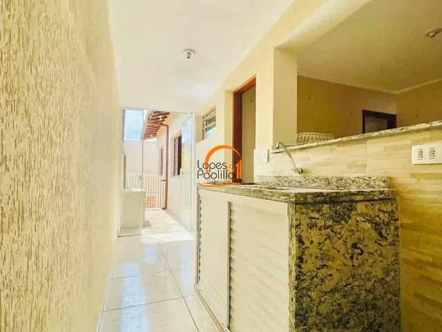 Casa com 138m² 2 quartos e 2 banheiros, para alugar, no bairro Alvinópolis em Atibaia