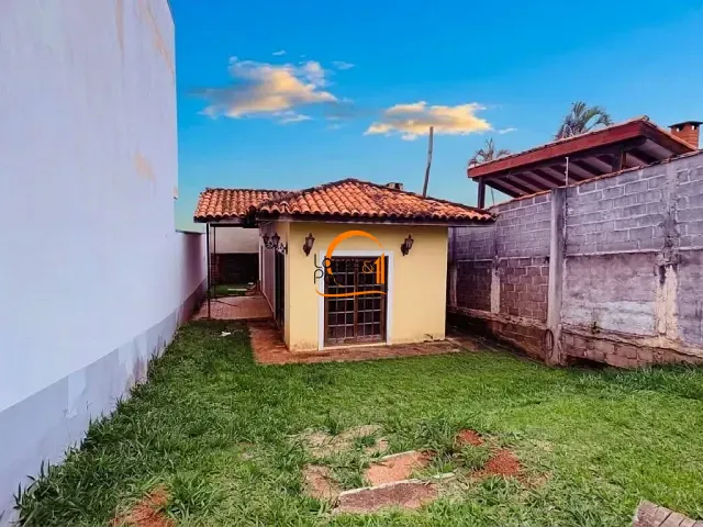 Casa com 320m² 1 quarto e 1 banheiro, à venda, no bairro Jardim dos Pinheiros em Atibaia