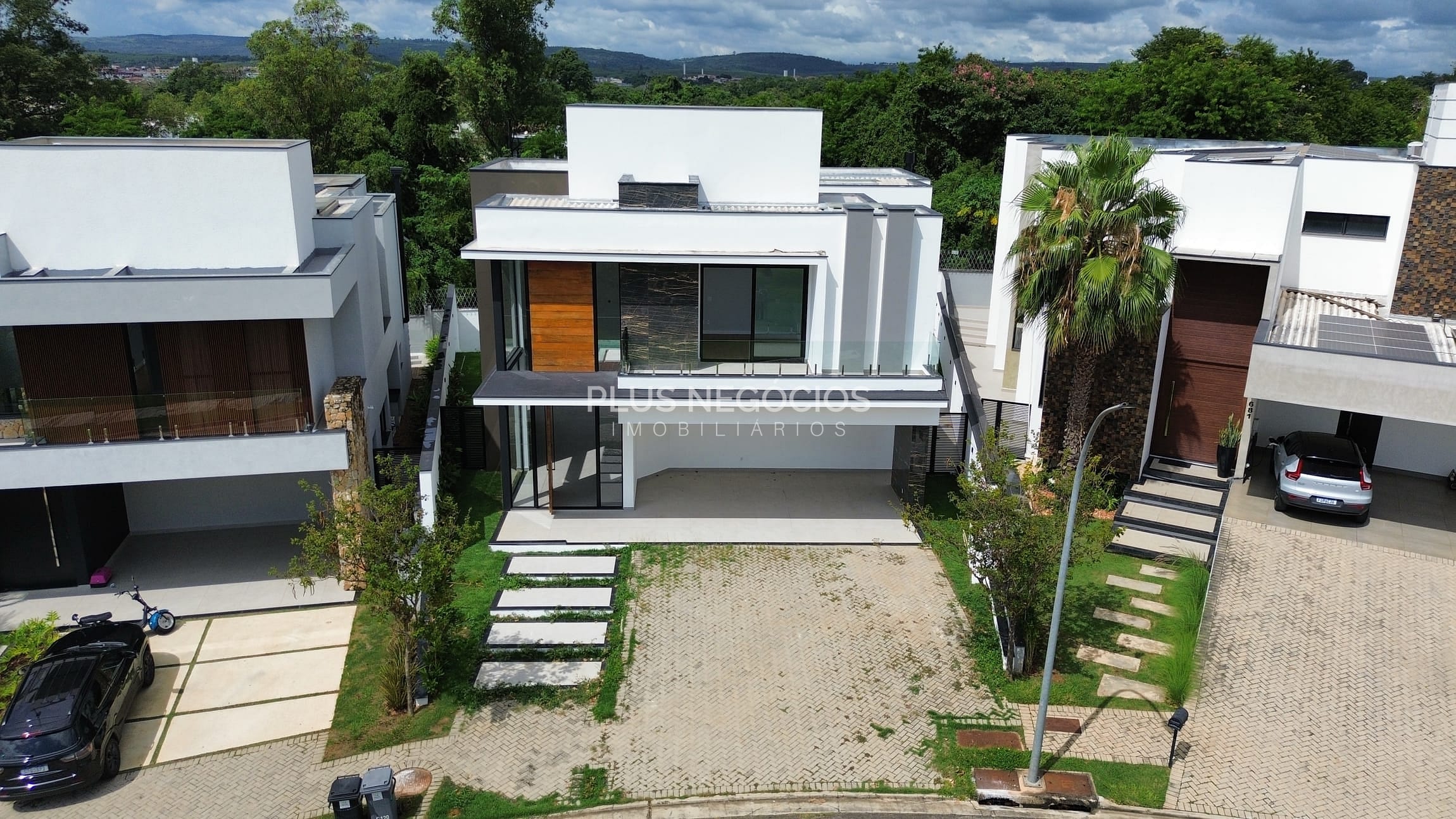 Casa à venda com 3 quartos, 406m² - Foto 1