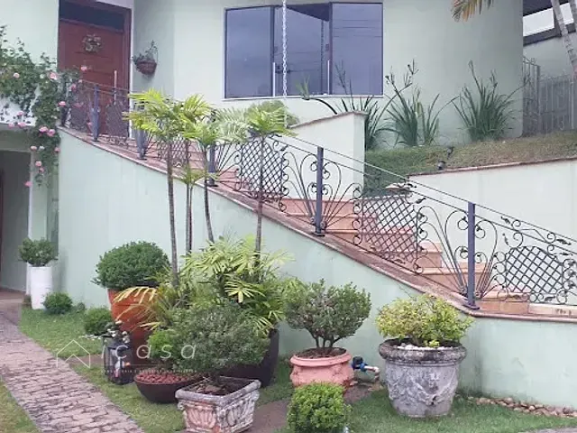 Casa com 554m² 4 quartos e 5 banheiros, à venda, no bairro Residencial Santa Helena em Caçapava