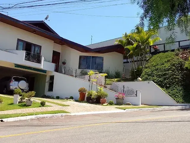 Casa com 554m² 4 quartos e 5 banheiros, à venda, no bairro Residencial Santa Helena em Caçapava