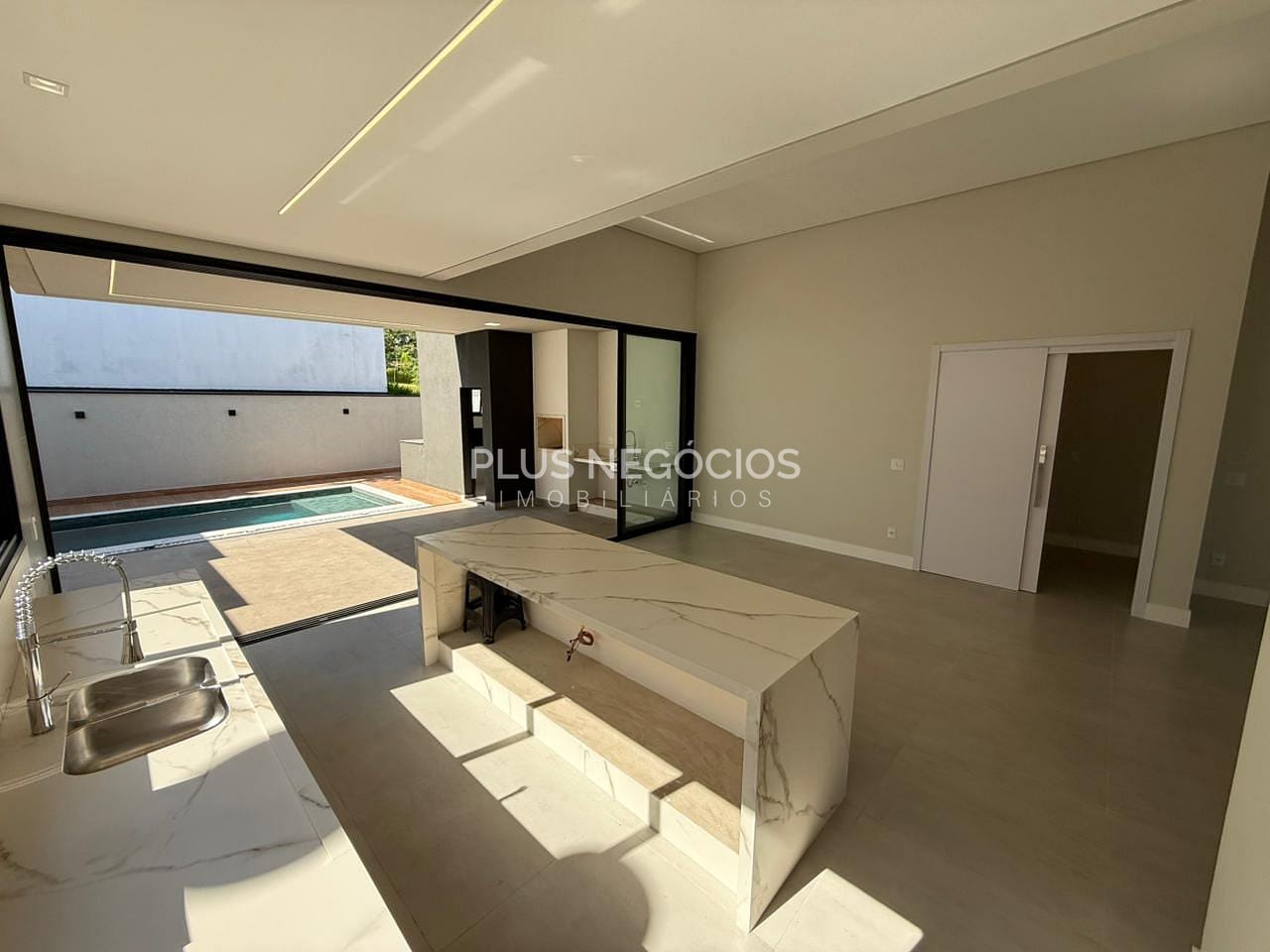 Casa à venda com 3 quartos, 261m² - Foto 12
