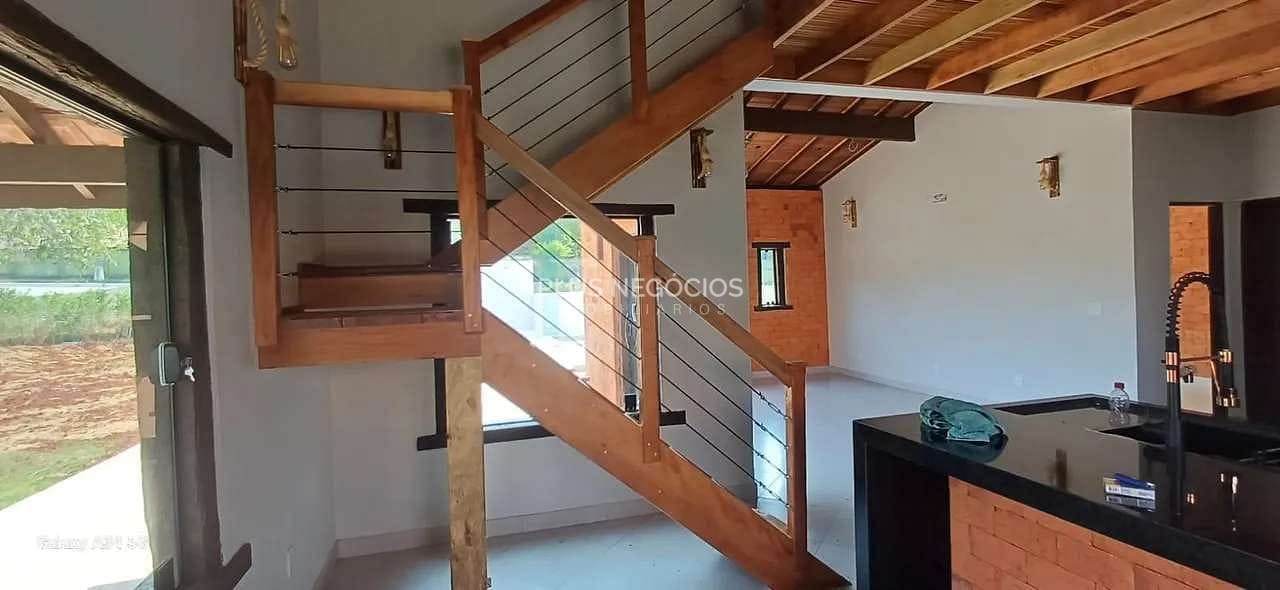 Casa, 3 quartos, 242 m² - Foto 4