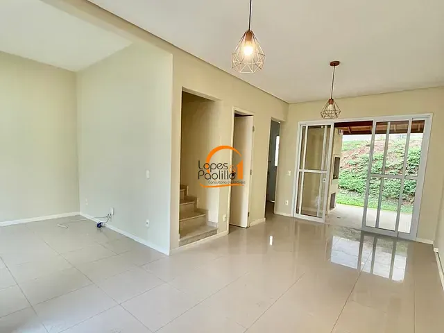 Casa com 275m² 3 quartos e 2 banheiros, para alugar, no bairro Vila Giglio em Atibaia