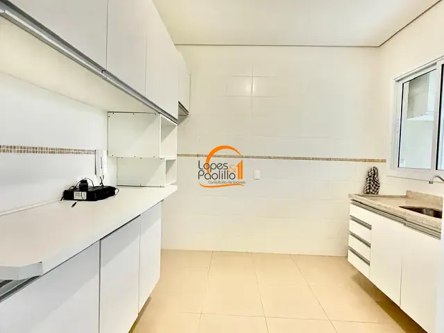 Casa com 275m² 3 quartos e 2 banheiros, para alugar, no bairro Vila Giglio em Atibaia