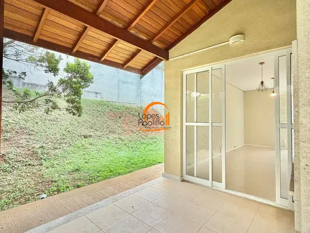 Casa com 275m² 3 quartos e 2 banheiros, para alugar, no bairro Vila Giglio em Atibaia