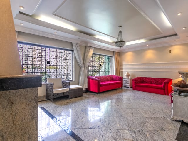 Foto do Casa - Casa para venda em Jardim Brasil (Zona Sul) com 4 quartos, sendo 2 suítes , 360m² | Lares e Andares Imóveis