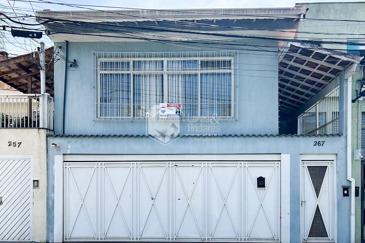 Casa à venda com 4 quartos, 214m² - Foto 1