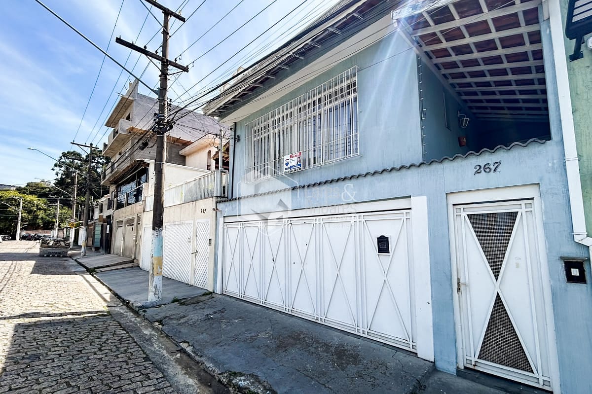 Casa à venda com 4 quartos, 214m² - Foto 2