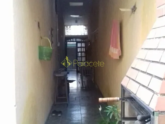 Casa com 250m² 5 quartos e 3 banheiros, à venda, no bairro Residencial Pasin em Pindamonhangaba