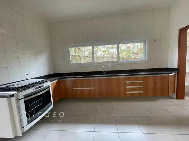 Casa com 560m² 3 quartos e 5 banheiros, à venda, no bairro Residencial Santa Helena em Caçapava