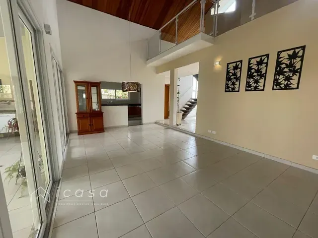 Casa com 560m² 3 quartos e 5 banheiros, à venda, no bairro Residencial Santa Helena em Caçapava