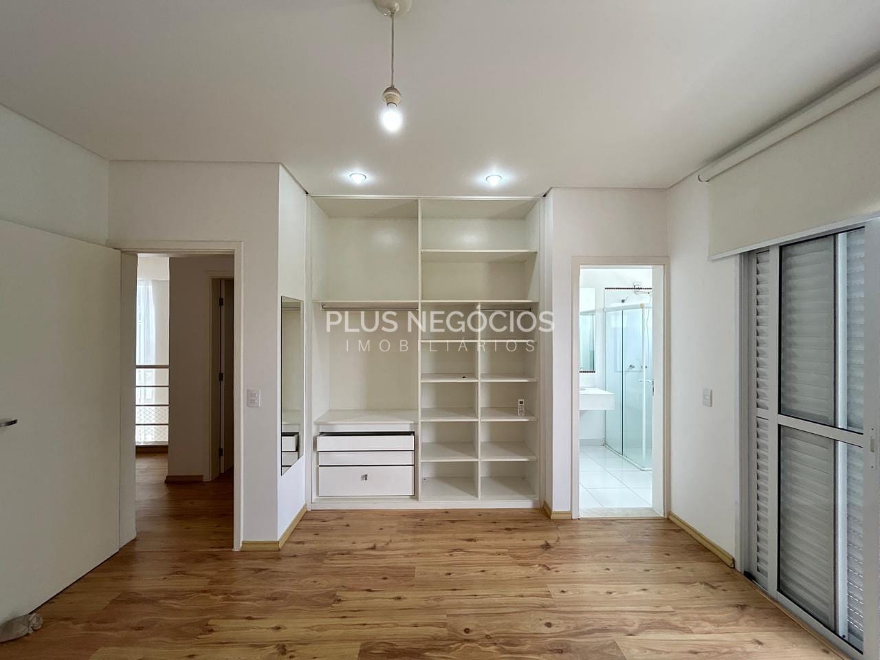 Casa para alugar com 3 quartos, 320m² - Foto 10