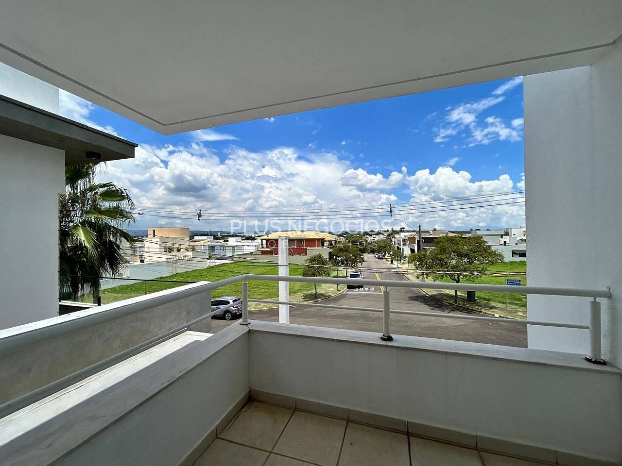 Casa para alugar com 3 quartos, 320m² - Foto 13