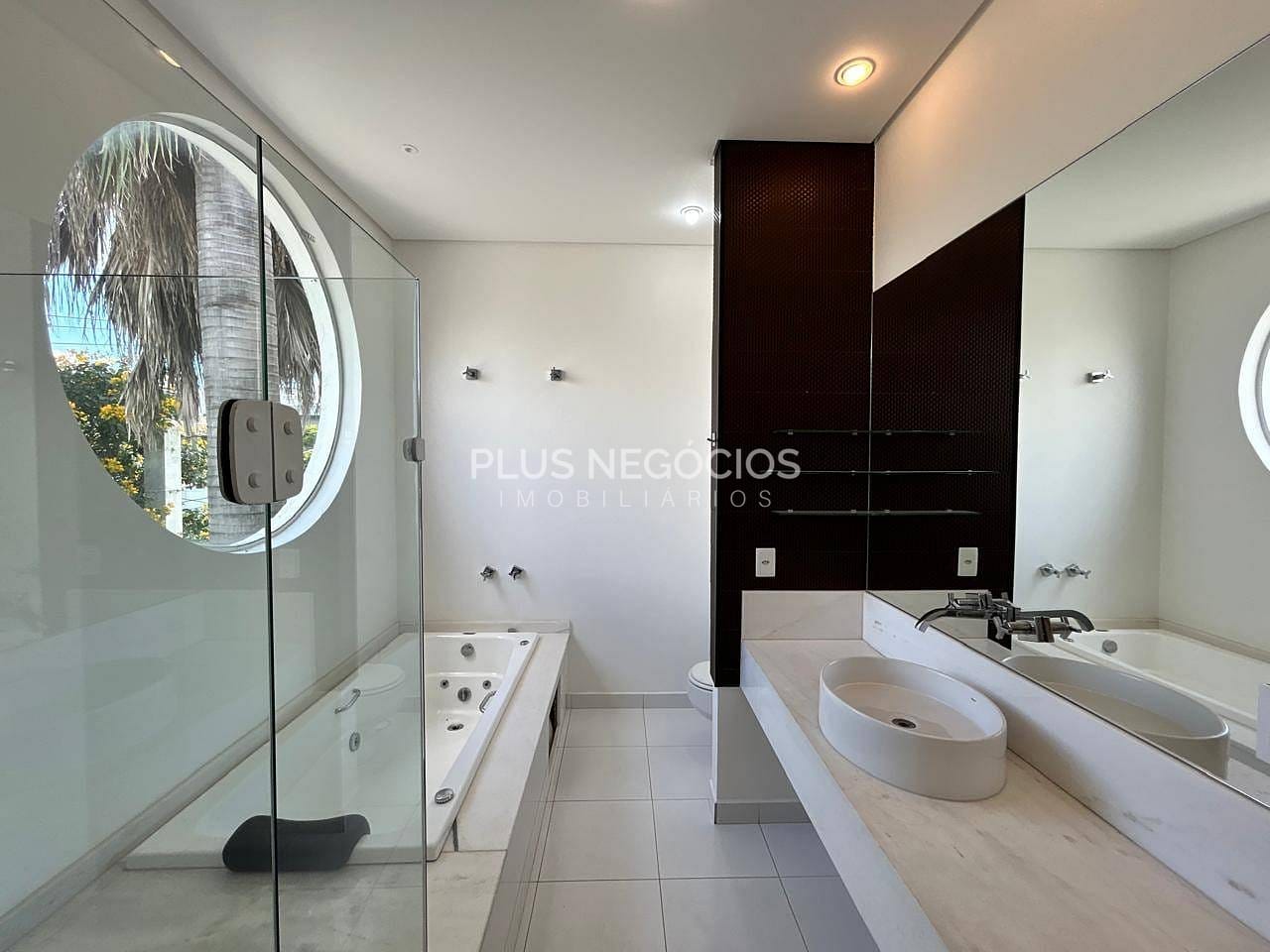 Casa para alugar com 3 quartos, 320m² - Foto 16