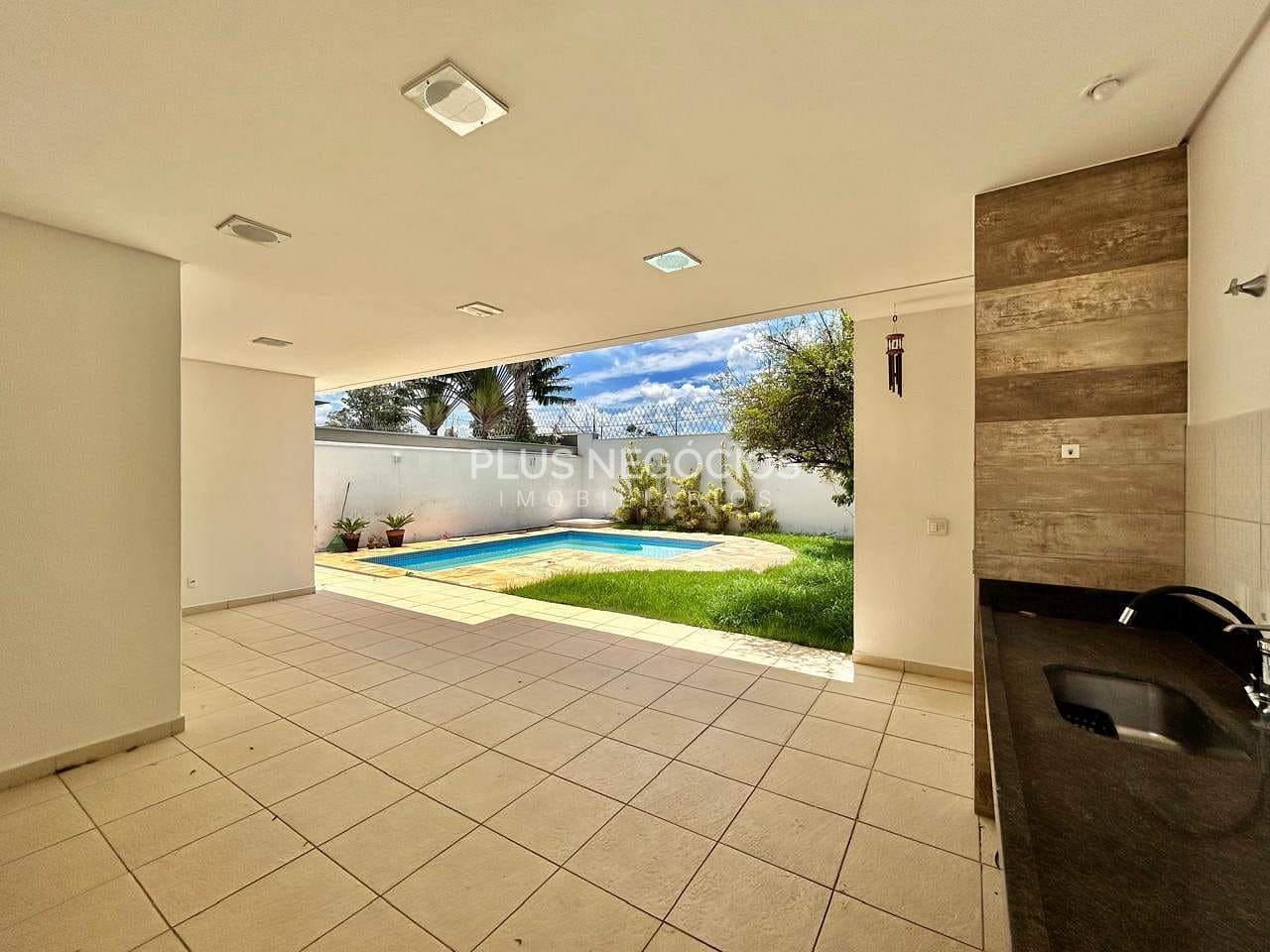 Casa para alugar com 3 quartos, 320m² - Foto 19